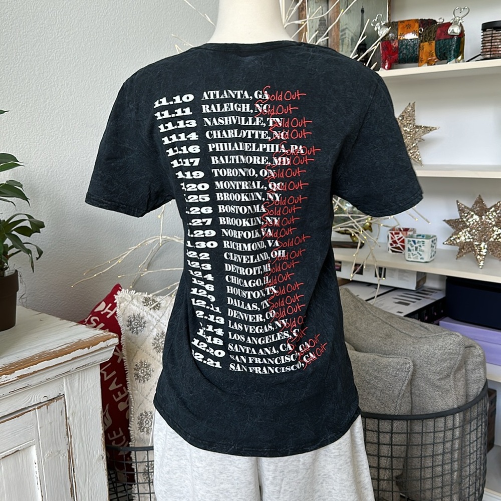 H.E.R. Concert dates T-shirt NWT - Picture 3 of 4
